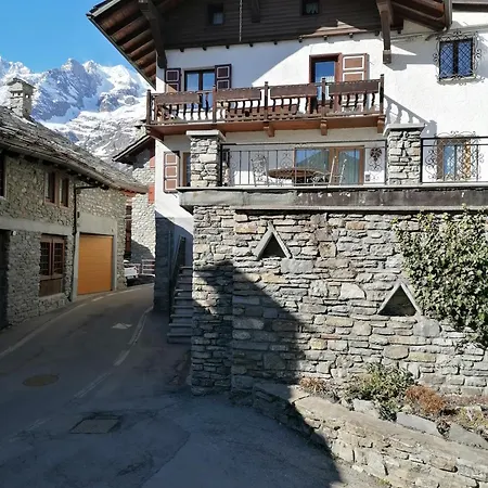 Maison De Meuny Apartment Courmayeur