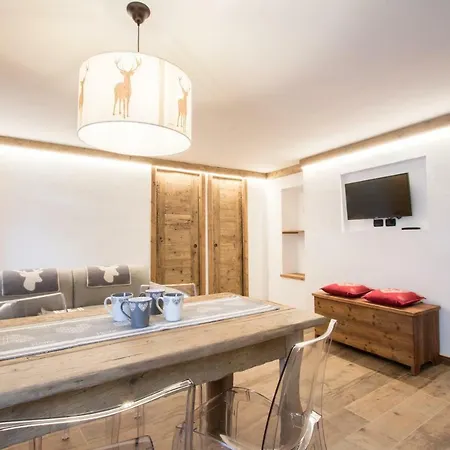 Maison De Meuny Apartment Courmayeur